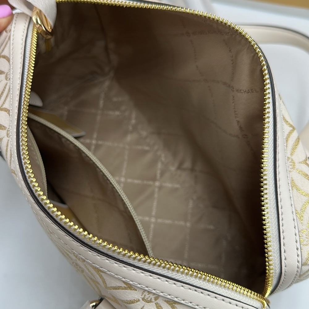 MICHAEL KORS JST TRAVEL MEDIUM DUFFLE SATCHEL CROSSBODY BAG MK Pale Gold Multi - Picture 13 of 16